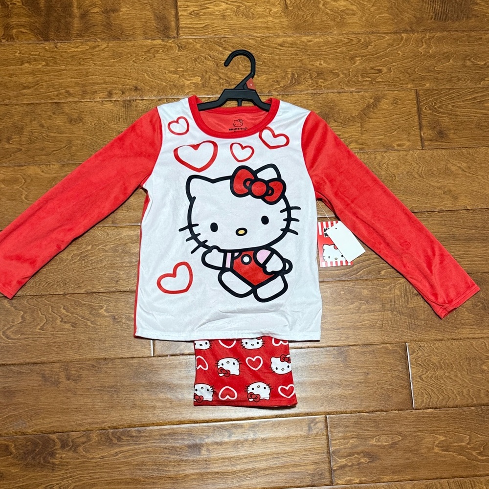 NWT Size 8 Hello Kitty Red & White Heart Graphic Kids Pajama Set